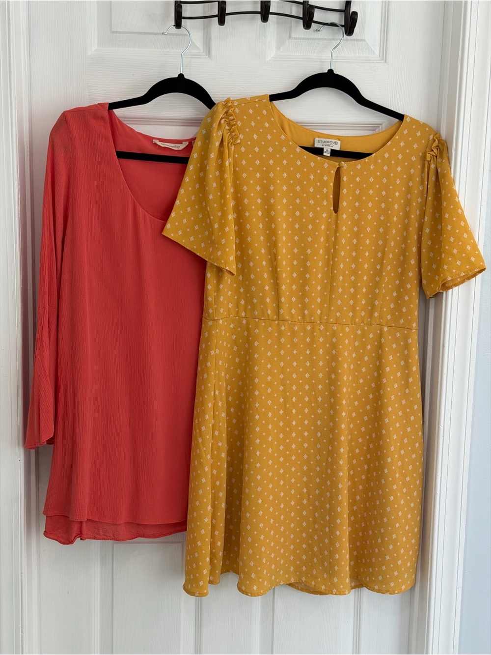 Soft Surroundings coral and Mustard Yellow Short-Sleeve Patterned Dresses